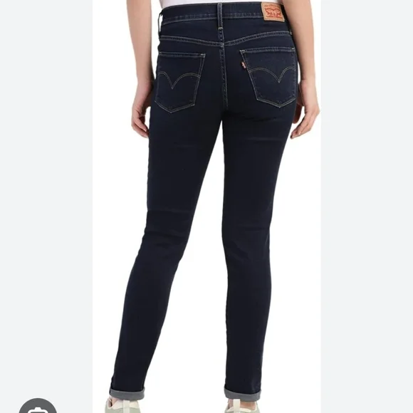 Levi's Mid Rise Jeans - Picture 2 of 8